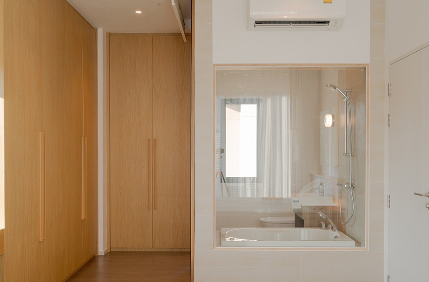 House with Shared Pool in Srinakarin 